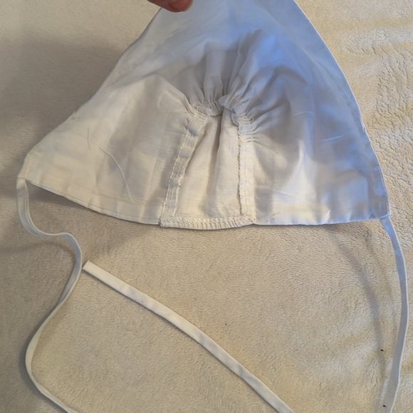 Child’s Baptismal Bonnet/Hat - Picture 3 of 6